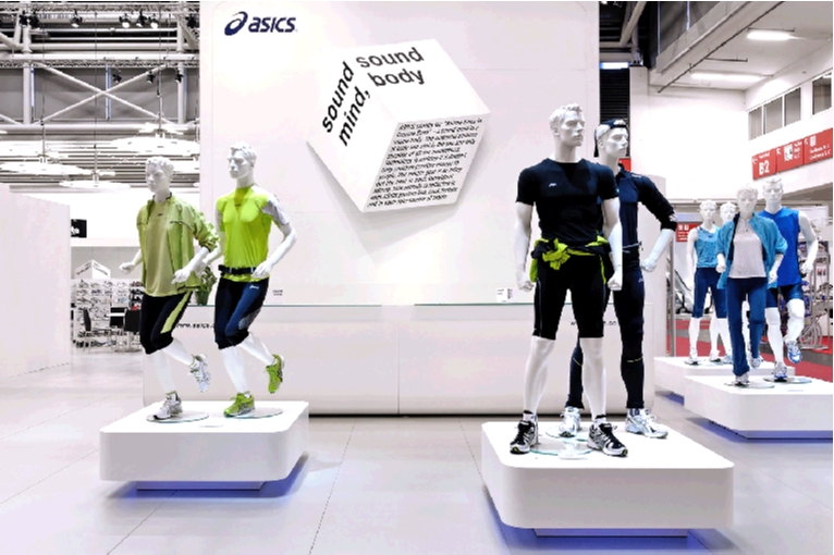 AsicsMesse11